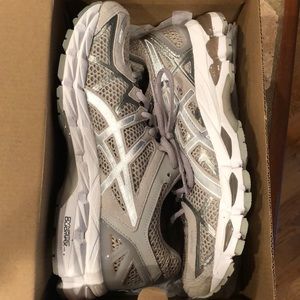 NEW IN BOX ASICS Women’s gel-Kayano duomax size 8